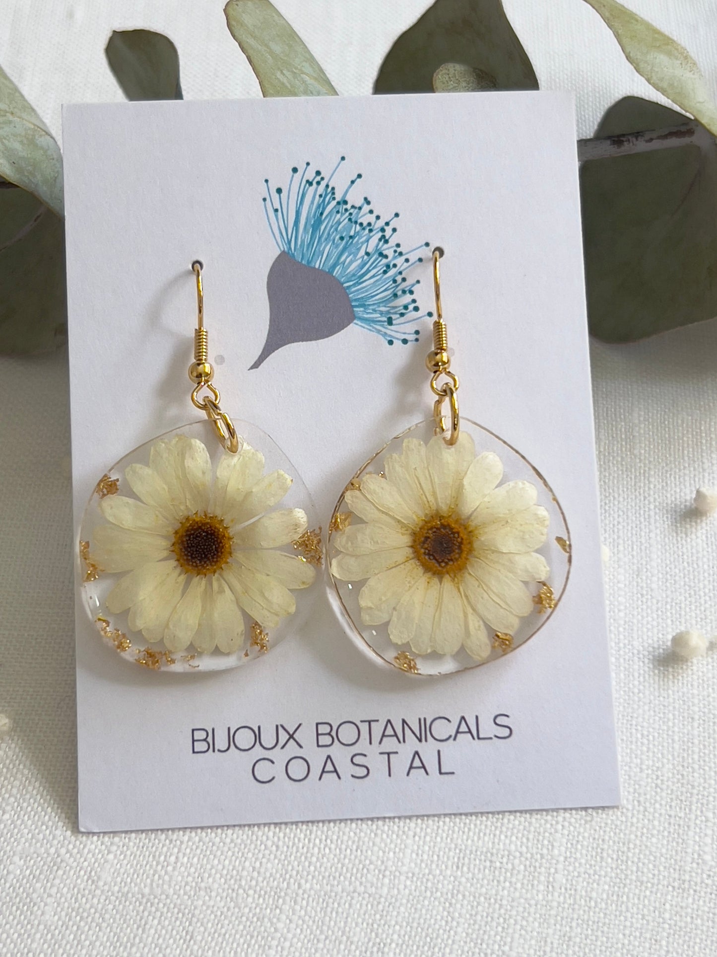 White daisy floral earrings