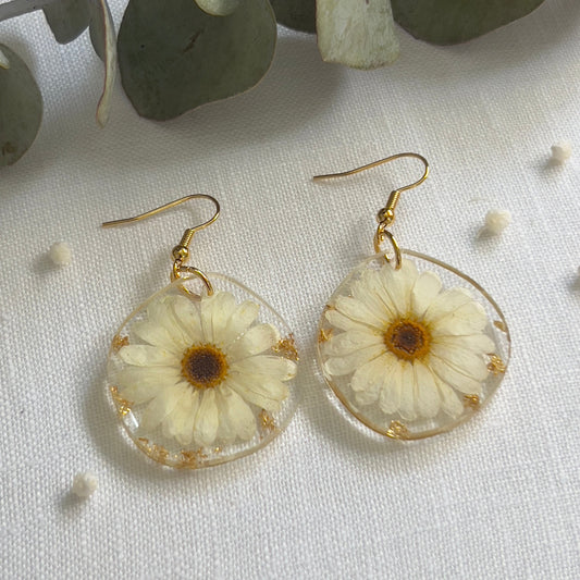 White daisy floral earrings